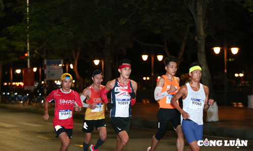 10000 van dong vien tham gia vnexpress marathon hai phong 2024 hinh 1