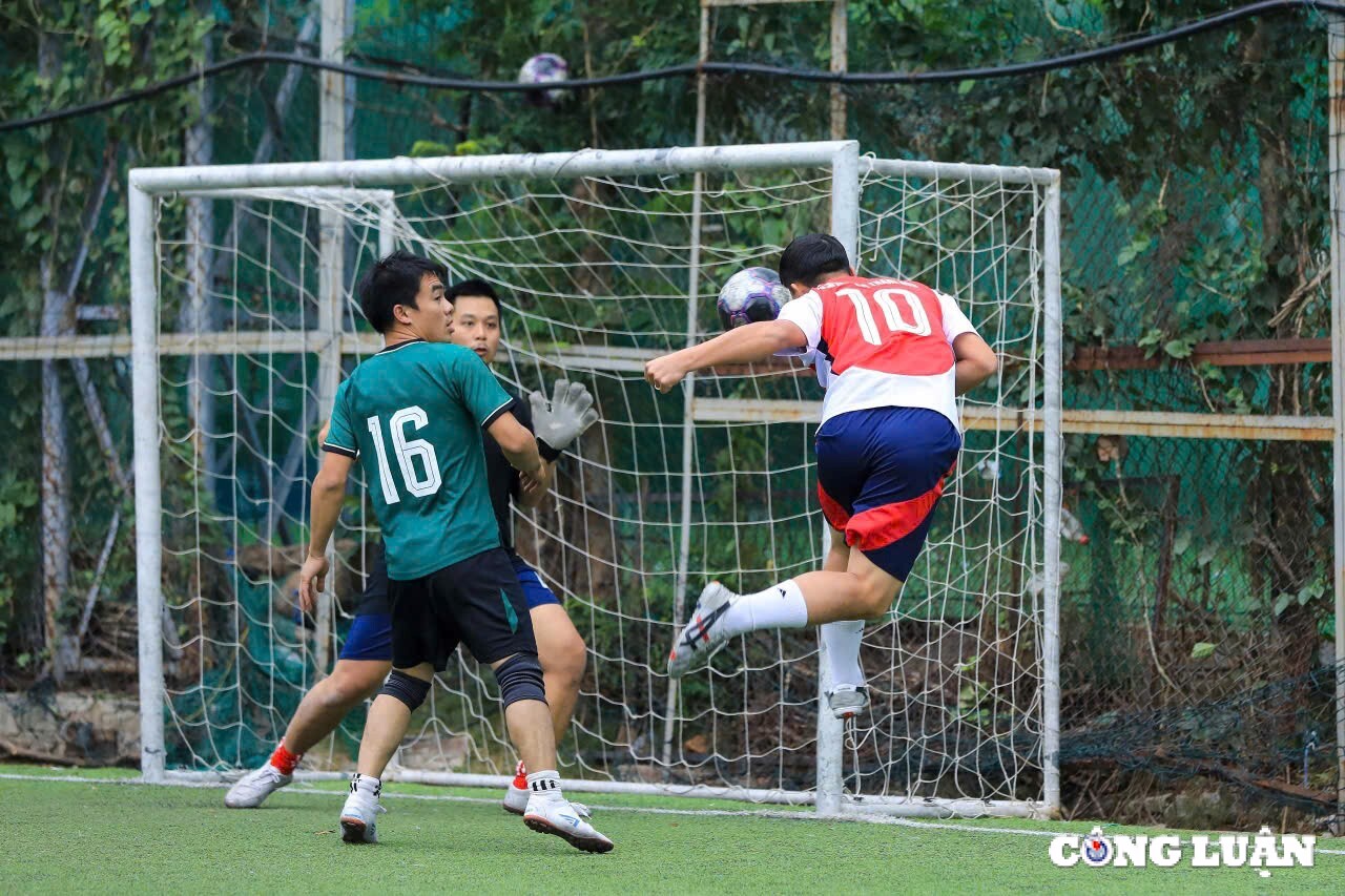 giai bong da bao chi cac tinh thanh san choi cua tinh doan ket cong hien va dam me hinh 2