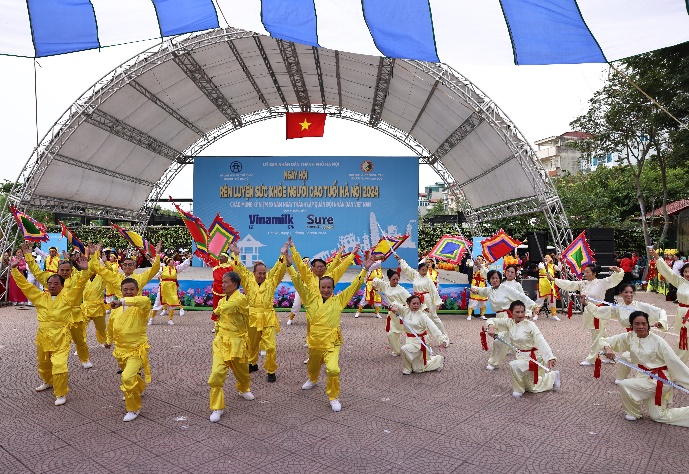 an tuong chuong trinh ngay hoi ren luyen suc khoe nguoi cao tuoi ha noi hinh 2