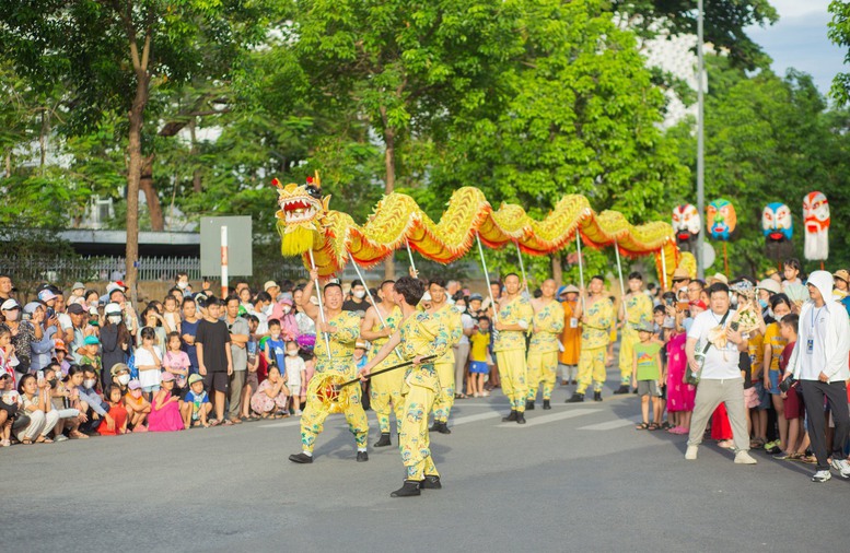 thua thien hue khai thac tot tiem nang du lich tu le hoi hinh 2