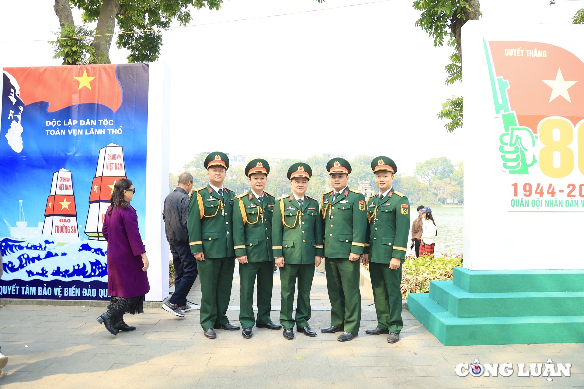 an tuong khong gian trien lam quan doi viet nam tai pho di bo ho guom hinh 12