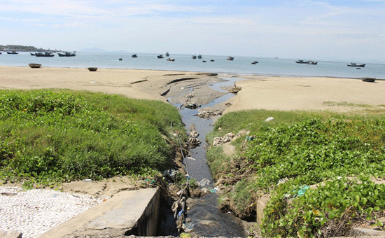 Đà Nẵng: Xử phạt hàng loạt doanh nghiệp xả nước thải gây ô nhiễm môi trường biển