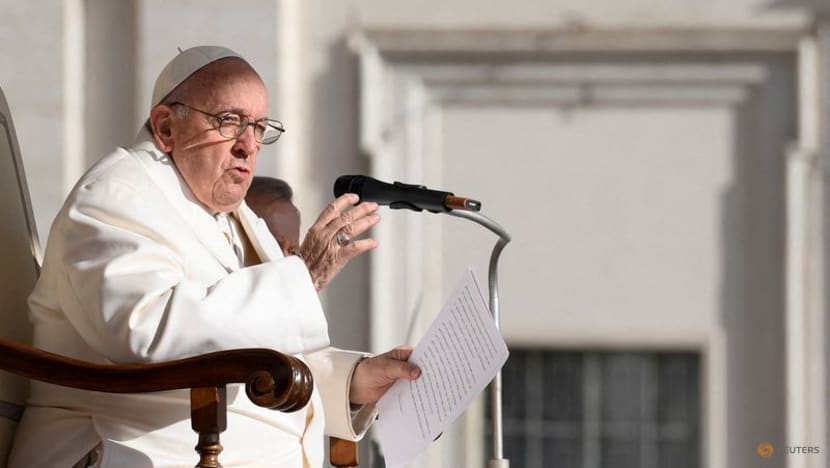 giao hoang francis phai nhap vien vai ngay vi viem duong ho hap hinh 1