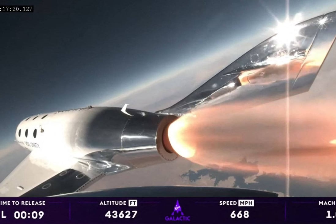 virgin galactic lan dau dua khach du lich den ria vu tru hinh 1