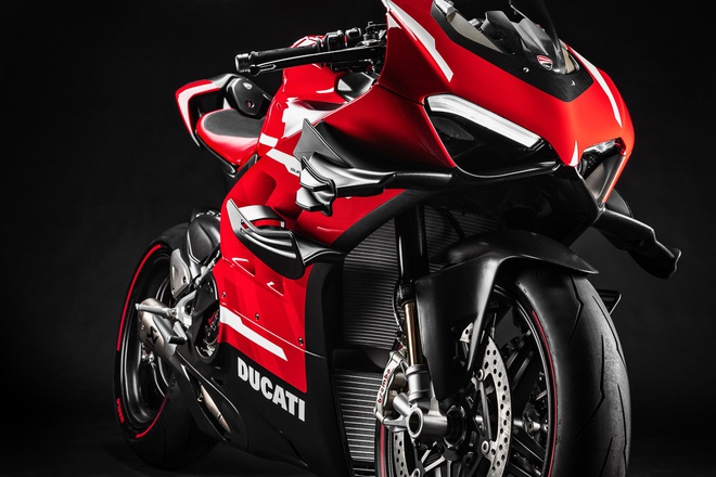 Moto PKL Ducati SuperSport 2019 màu mới mạnh như hùm xám