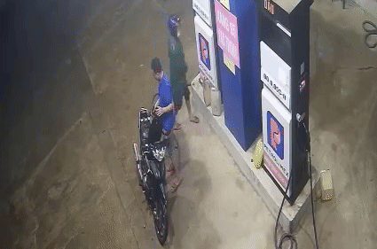 Truy tìm kẻ kề dao vào cổ, cướp tiền của nhân viên cây xăng ở Quảng Nam