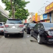 Hà Nội: Nhiều showroom ô tô lấn chiếm vỉa hè, lòng đường thành “của riêng”