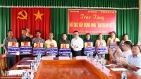 Báo Nhân Dân trao tặng hỗ trợ xây nhà “Đại đoàn kết” tại tỉnh Vĩnh Long