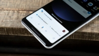 Google Assistant trên Pixel 4 được bổ sung tính năng “Hold My Phone”
