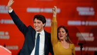 Thủ tướng Canada tự cách ly sau khi vợ bị dương tính với Covid-19