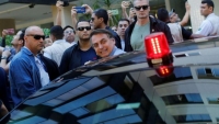 Tổng thống Brazil xuống phố bất chấp giãn cách xã hội
