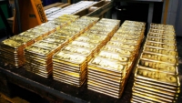 Giá vàng thế giới 12/11: Vàng trượt giá khi đồng đô la mạnh lên