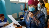 Kyrgyzstan tổ chức bầu cử trong bất mãn và chia rẽ đảng phái