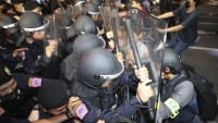 Biểu tình tại Thái Lan khó kiểm soát, bất chấp sắc lệnh cấm tụ tập