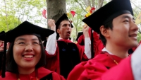 Thị thực Hoa Kỳ cho sinh viên Trung Quốc giảm 99% khi căng thẳng gia tăng
