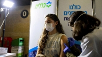 Israel ghi nhận số ca mắc COVID-19 giảm mạnh nhờ tiêm vắc xin