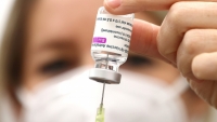 AstraZeneca tạm dừng thử nghiệm vắc xin ở trẻ em