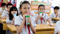 Hơn 1 triệu trẻ mẫu giáo và học sinh tiểu học tham gia chương trình Sữa học đường