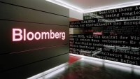 Hình phạt của Bloomberg hay sức nóng  từ cuộc chiến chống tin giả