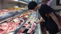 Giá thịt lợn tăng cao: Loay hoay giải pháp bình ổn