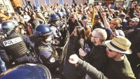 Pháp: Va chạm với cảnh sát đánh dấu tuần biểu tình 