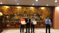 Hà Nội khen thưởng phóng viên và quần chúng dũng cảm bắt cướp