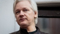Julian Assange- người sáng lập WikiLeaks bị bắt