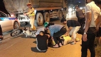 Hà Nội: Thiếu tá CSGT bị tông gục khi đang xử lý xe vi phạm