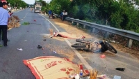 Quảng Bình: Xe tải tông xe máy từ phía sau, 2 người tử vong tại chỗ