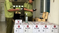 QLTT Quảng Bình thu giữ hàng trăm chai rượu ngoại nhập lậu