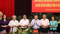 Đồng chí Phạm Minh Chính -Trưởng Ban Tổ chức Trung ương cùng Đoàn Tiểu ban Điều lệ Đảng làm việc tại Bắc Ninh