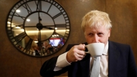 Boris Johnson thách đối thủ cam kết rời EU vào ngày 31/10