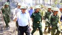 Trưởng ban Tổ chức Trung ương Phạm Minh Chính thị sát các vụ cháy rừng liên tiếp ở Hà Tĩnh