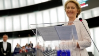 Bà von der Leyen chính thức trở thành Chủ tịch nữ đầu tiên của EC