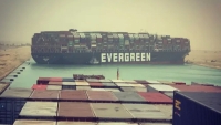 Siêu tàu container dài 400 m gặp nạn, chắn ngang kênh đào Suez gây tắc nghẽn