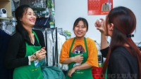Tiệm giặt là đặc biệt của người khiếm thính tại Hà Nội