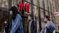 Bị tẩy chay vì không mua bông Tân Cương, H&M biến mất trên mọi ứng dụng bản đồ ở Trung Quốc