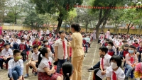 Hà Nội: Tuyên truyền luật an toàn giao thông cho 800 học sinh Trường Tiểu học Thái Thịnh