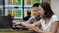 Cổ phiếu nhỏ “dậy sóng”, VN-Index tiếp tục điều chỉnh
