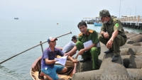 Công an Phú Quốc nghĩ ra chiêu “độc” giúp ngư dân làm căn cước