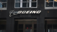 Sa thải 30.000 nhân viên, CEO Boeing vẫn nhận lương 21 triệu USD vào năm ngoái