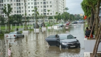 Hà Nội: Ngán ngẩm cứ mưa lớn là ngập, tắc đường nghiêm trọng!