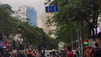 Hà Nội: Cháy lớn trên phố Thái Hà, giao thông ùn tắc cục bộ