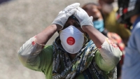 Ấn Độ phá kỷ lục về ca nhiễm trong một ngày, người dân chật vật đăng ký tiêm chủng COVID-19