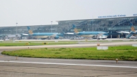 Sân bay Nội Bài: Máy bay sắp cất cánh bị bung máng trượt thoát hiểm