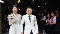 Phan Mạnh Quỳnh hoãn lễ cưới ở TP.HCM vì dịch bệnh