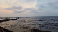 Nghệ An: Tìm thấy thi thể nam sinh bị sóng đánh rơi xuống biển