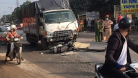 Hà Nội: Đấu đầu xe tải trên tỉnh lộ 414, 2 thanh niên tử vong