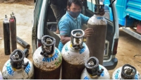 Nhiều bệnh viện tại Ấn Độ tham gia buôn bán oxy y tế trên chợ đen