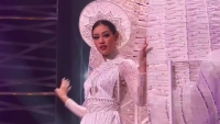 Hoa hậu Khánh Vân trình diễn trang phục “Kén Em” tại Miss Universe